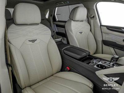 Bentley Bentayga V8 EWB Azure 23MY, Anno 2023, KM 1590 - main picture