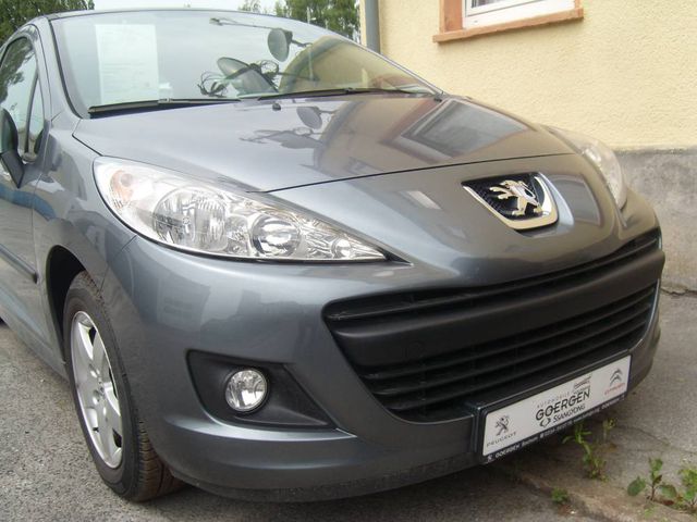 Peugeot 208 ACCES HDI 68 3T - main picture