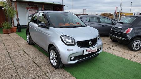 Smart Forfour Forfour 70 1.0 Youngster Doppio Treno Di Gomme, An - main picture