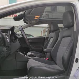 Toyota Auris Auris Touring Sports 1.8 Hybrid Lounge Autocarro/ - main picture