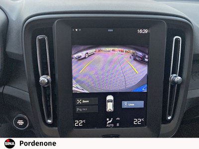 Volvo XC40 B4 AWD Geartronic Momentum Pro, Anno 2021, KM 26100 - main picture